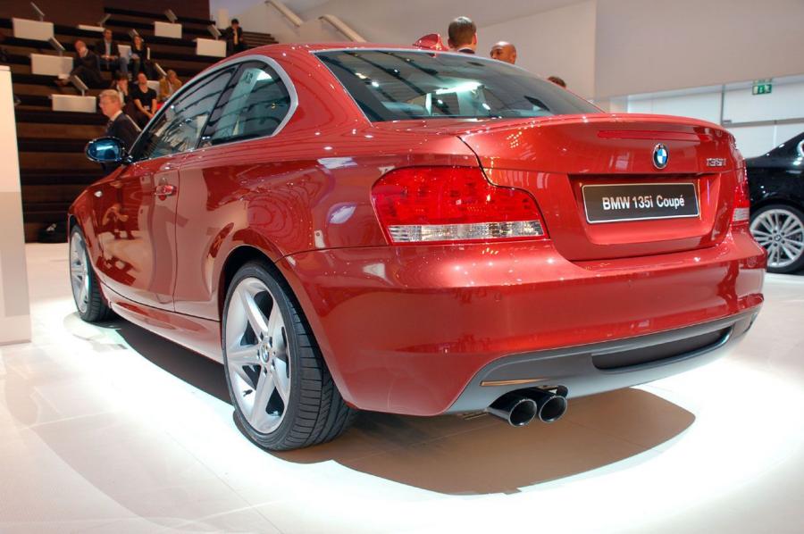  BMW 1-Series Coupe 2007 года  (фото 21 из 40)
